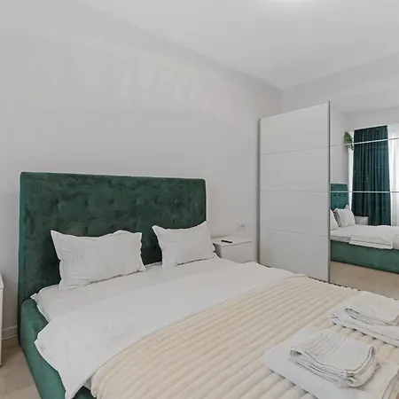 Relax With A View And Private Parking Apartment Bucharest